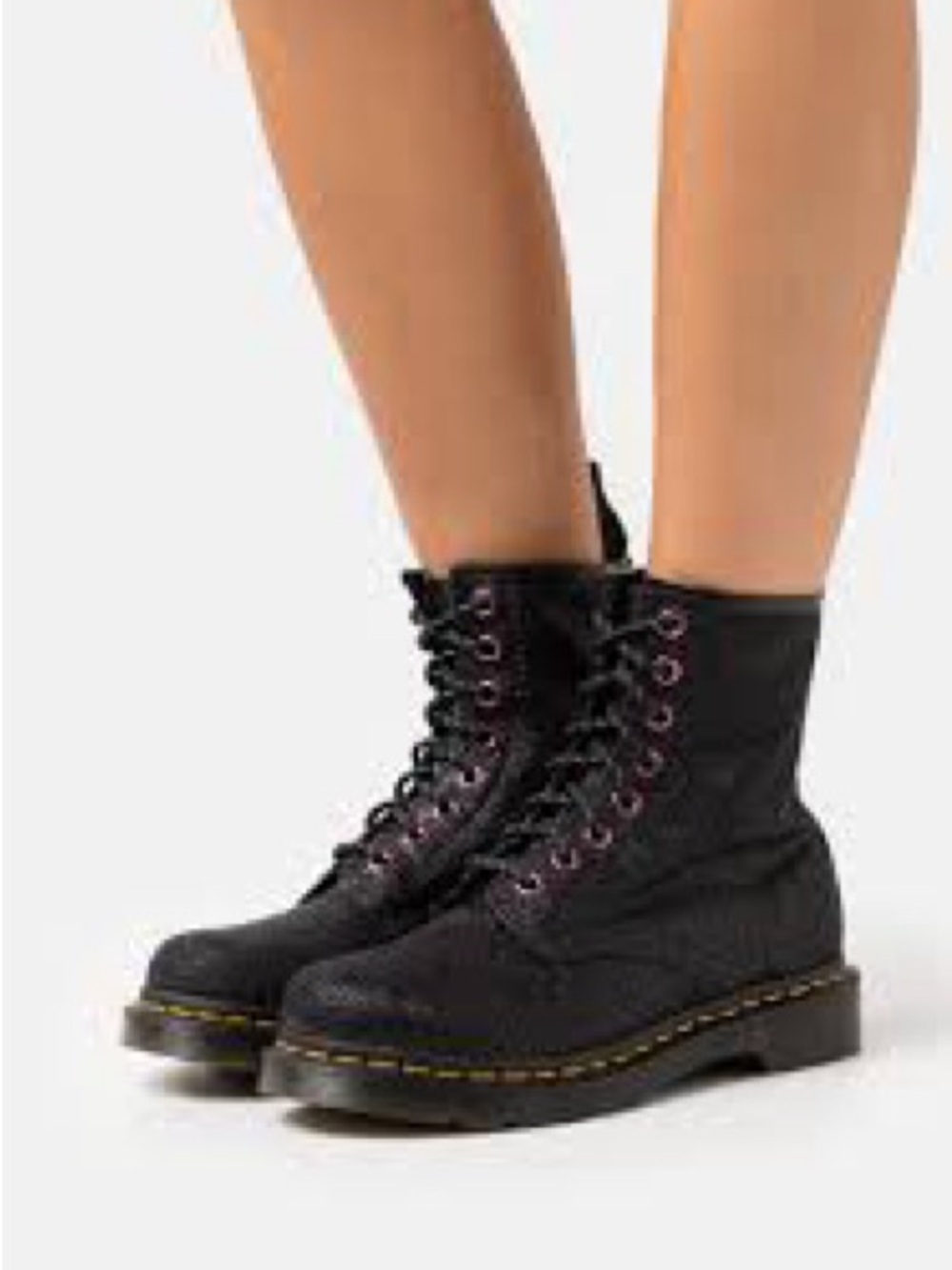 425$ BNWOT  DR MARTENS,the Bejeweled combat boots! Limited Edition! - Picture 2 of 13